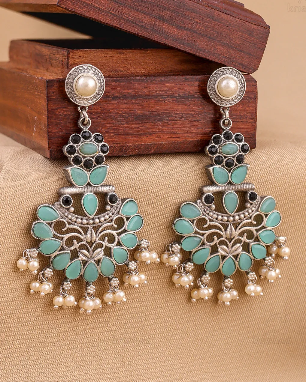 Aadhira Dangler Earring